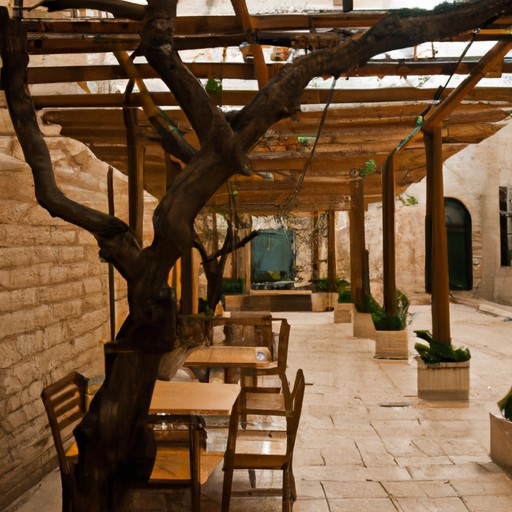 פרגולת עץ מעוצבת להפליא בחצר אחורית ירושלמית, נותנת צל ונוחות.